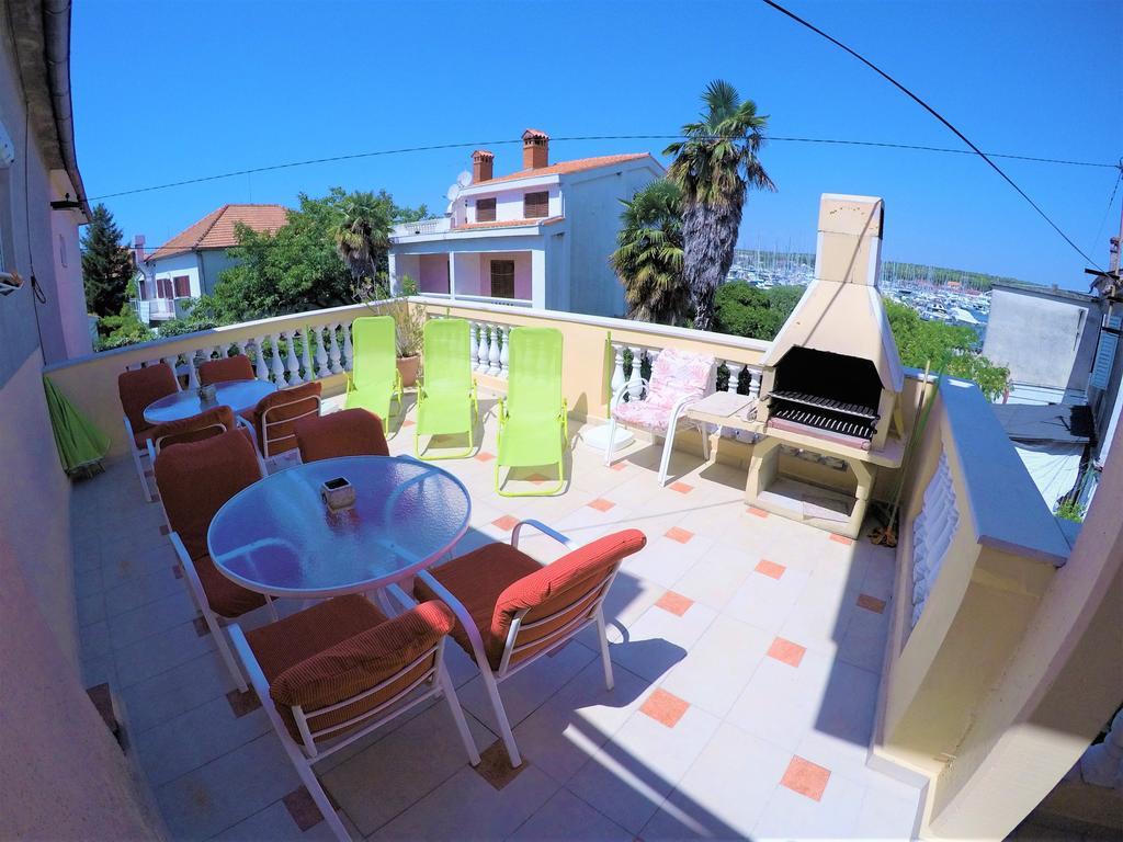 Orange City Apartment'S Repic Biograd Na Moru Exterior foto