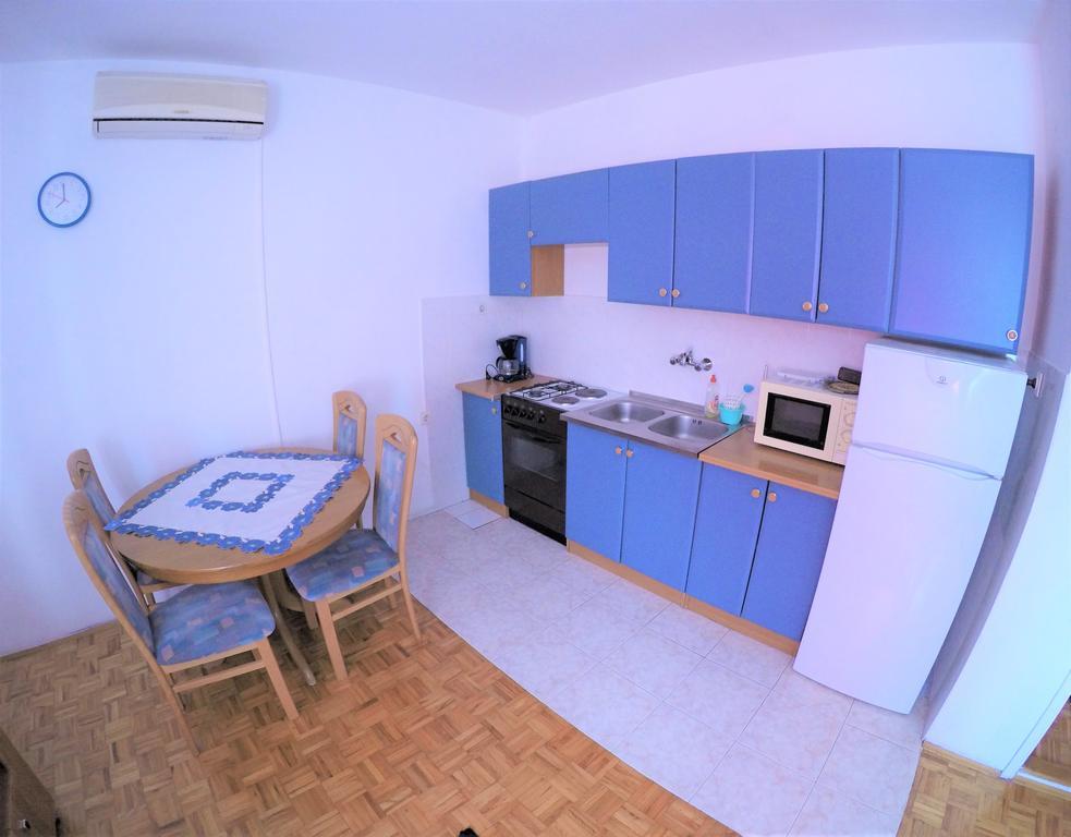 Orange City Apartment'S Repic Biograd Na Moru Exterior foto